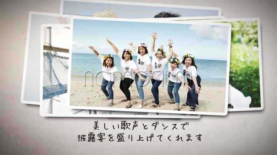 写真の周りに星やハートのイラストがコマ撮りでポンポンと現れるシーン