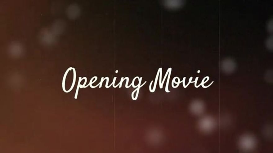 古いフィルムのノイズが入ったセピア調の背景に、クラシックなフォントで「Opening Movie」と表示されるシーン