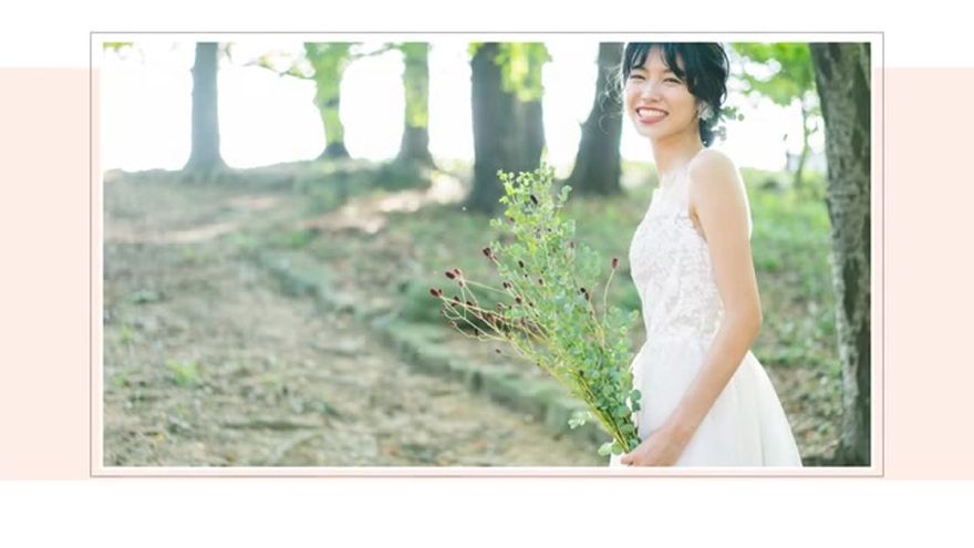 白背景にシンプルに配置された二人のポートレート