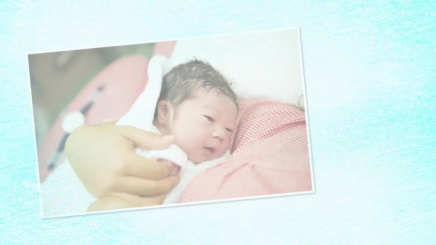 新婦の学生時代の友人との笑顔の写真